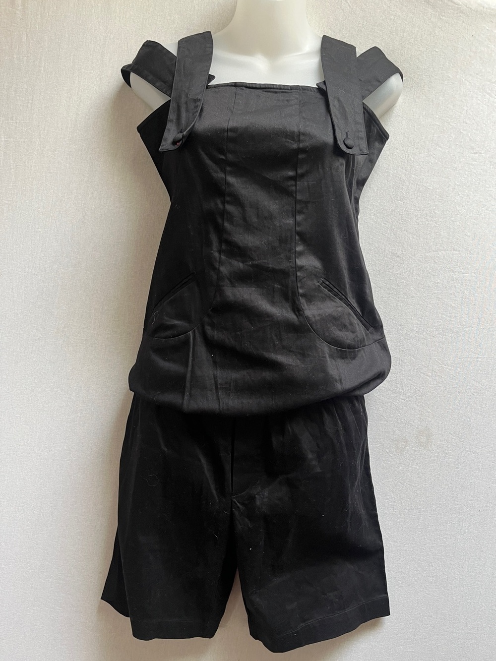 Kinyobi x Friday x Donna Black Romper Sz S